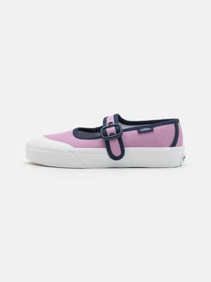 Baleriny z zapięciem Vans