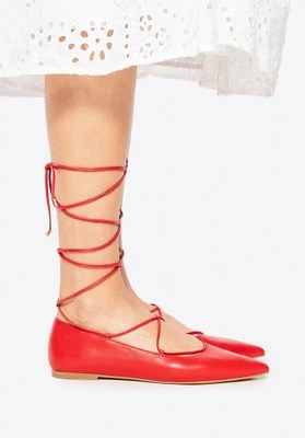 Baleriny ze skóry naturalnej w szpic czerwone Wittchen