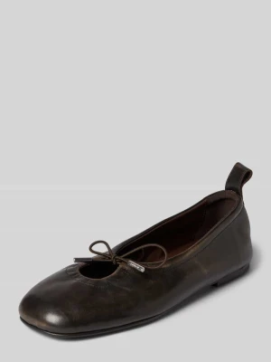 Baleriny ze skóry z wiązaniem model 'Rosalind' ALOHAS
