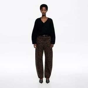 BARREL - Spodnie denim Leopard Big ciemnobrązowa BIMBA Y LOLA