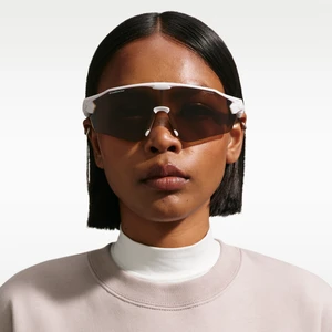 Barwione okulary przeciwsłoneczne do aktywności w terenie Nike ACG Vista Peak - Szary