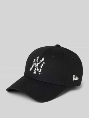 Baseballówka z haftowanym motywem New Era Czarny