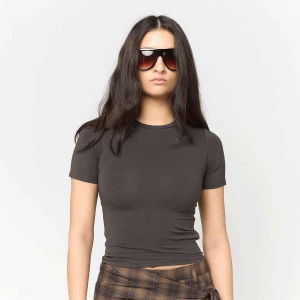 Basic Baby Tee Uni Decibel