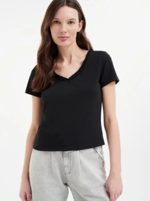 Basicowy czarny top z dekoltem v-neck Greenpoint