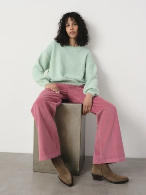Basicowy sweter w pastelowym odcieniu zieleni Greenpoint