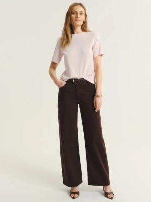 Basicowy t-shirt w pastelowym odcieniu różu Greenpoint