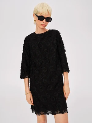 Bawełniana czarna sukienka w haftowane kwiaty TARANKO