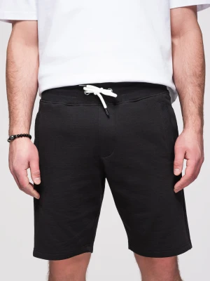Bawełniane męskie spodenki ze ściągaczem i kieszeniami - czarne V5 - Rozmiar: L Ombre Clothing