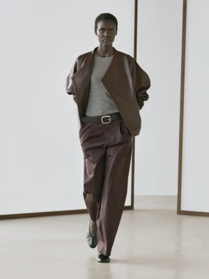 Bawełniane Spodnie Z Zakładkami - Czekoladowy - - Massimo Dutti - Kobieta