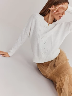 Bawełniany biały sweter z ażurowymi wstawkami TARANKO