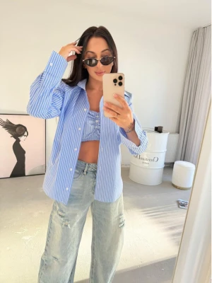 Bawełniany komplet 2w1 koszula i top w paski EVIS - błękitny  magmac 