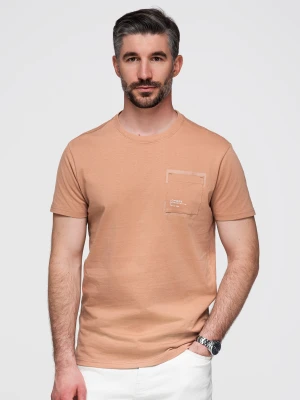 Bawełniany męski t-shirt z nadrukiem na kieszonce – jasnobrązowy V7 - Rozmiar: S Ombre Clothing