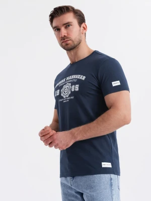 Zdjęcie produktu Bawełniany t-shirt męski z nadrukiem w stylu college – granatowy V3 Ombre Clothing