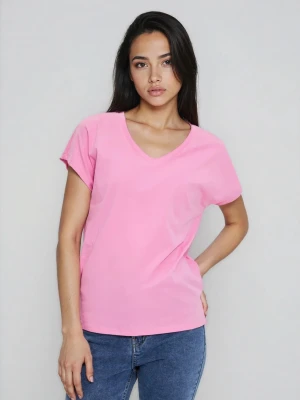 Bawełniany t-shirt z dekoltem w serek różowy Moodo
