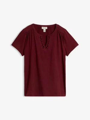 Bawełniany T-shirt z dekoracyjnym dekoltem BonPrix czerwony