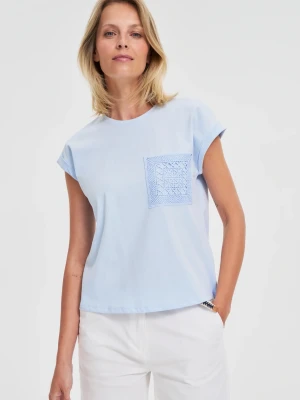 Bawełniany t-shirt z kieszonką błękitny Moodo