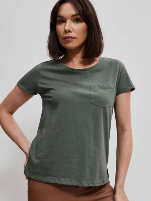 Zdjęcie produktu Bawełniany t-shirt z krótkimi rękawami i kieszkonką oliwkowy Moodo