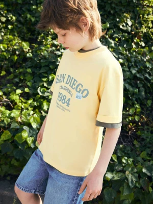Zdjęcie produktu Bawełniany wzorzysty t-shirt żółty - Dzieci - lata - MANGO KIDS