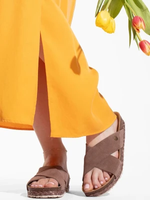 BAYTON Skórzane klapki "Burgos" w kolorze jasnobrązowym rozmiar: 42