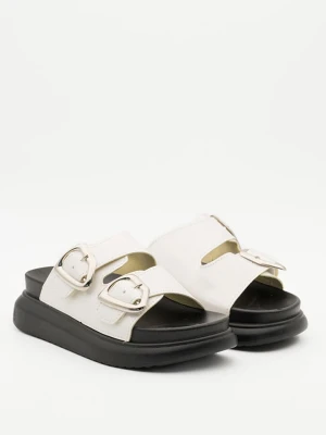 Bellucci Klapki w kolorze białym rozmiar: 40