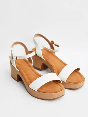 Bellucci Sandały w kolorze białym rozmiar: 40