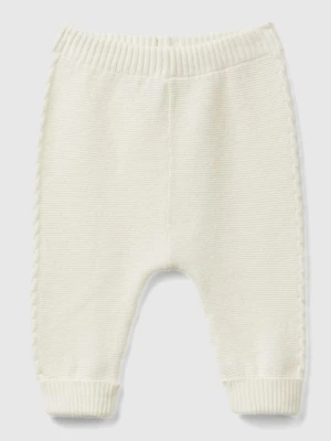 Benetton Spodnie w kolorze kremowym rozmiar: 74