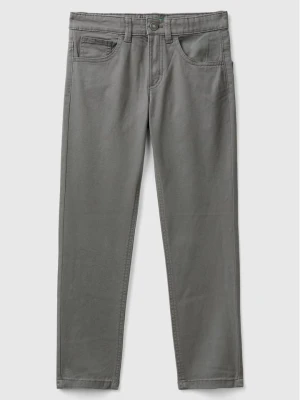 Benetton Spodnie w kolorze szarym rozmiar: 122
