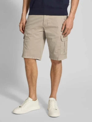Bermudy cargo o kroju regular fit z wpuszczanymi kieszeniami Bugatti