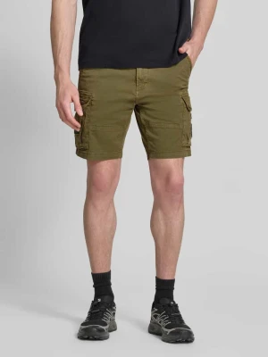 Bermudy o kroju regular fit z kieszeniami cargo Petrol