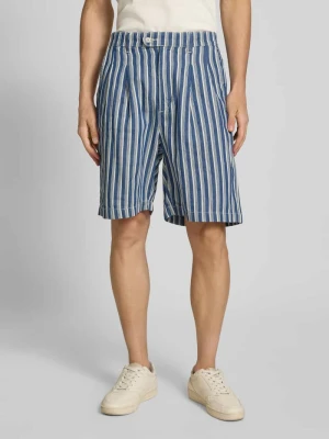 Bermudy o kroju regular fit z zakładkami w pasie BLKVIS