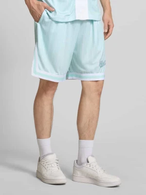 Bermudy o kroju relaxed fit z wyhaftowanym logo model ‘Varsity’ Karl Kani Oceaniczny