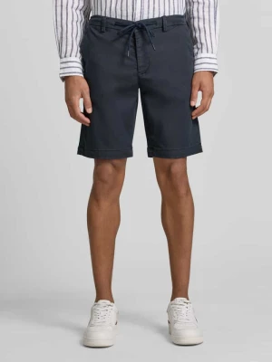 Bermudy o kroju regular fit z wiązanym paskiem i francuskimi wpuszczanymi kieszeniami MAC