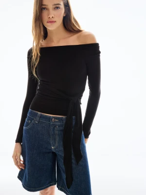 Zdjęcie produktu Bershka Asymetryczna Koszulka Z Długim Rękawem I Wiązaniem Kobieta Czarny
