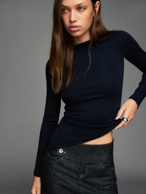 Bershka Asymetryczna Koszulka Z Długim Rękawem Kobieta Granatowy