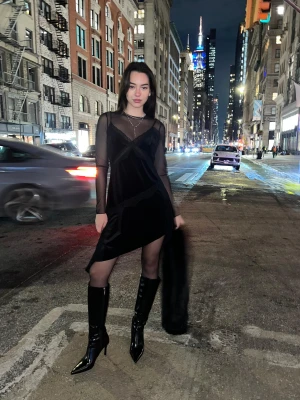 Bershka Asymetryczna Mini Sukienka Z Aksamitu I Koronki Kobieta Czarny