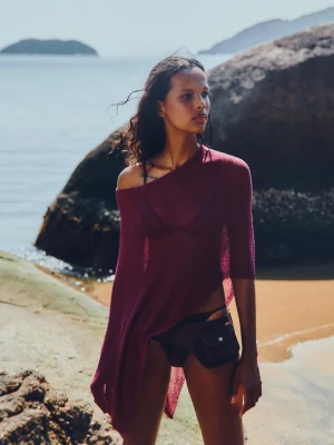 Bershka Asymetryczna Peleryna Z Nicią Metalizowaną Kobieta Rubinowy