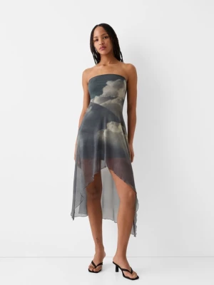 Bershka Asymetryczna Tiulowa Sukienka Średniej Długości Z Odkrytymi Ramionami Kobieta Ciemnoszary