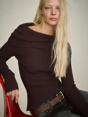 Bershka Asymetryczny Sweter Z Marszczeniem Kobieta Brązowy