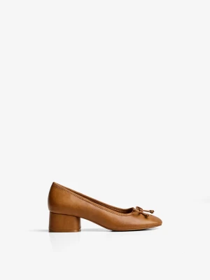 Bershka Balerinki Na Obcasie Kobieta Brązowy