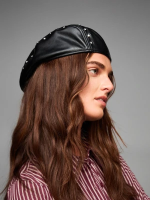 Bershka Beret Ze Sztucznej Skóry Z Ćwiekami Kobieta Czarny
