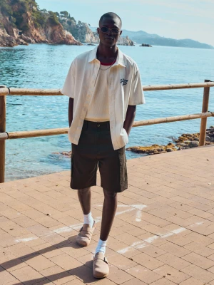 Bershka Bermudy Cargo Wide Mężczyzna Czarny