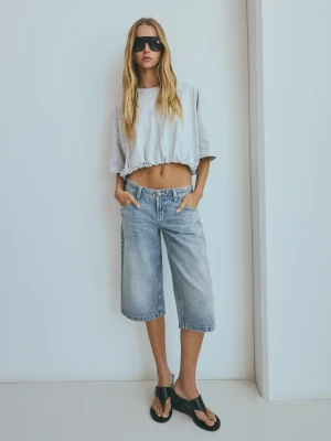 Bershka Bermudy Jeansowe O Kroju Straight Kobieta Wyblakły Niebieski
