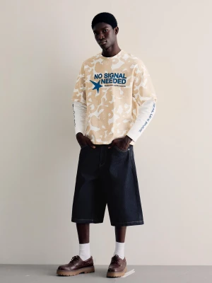 Bershka Bermudy Jeansowe Skater Z Haftem Mężczyzna Granatowy