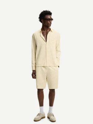 Bershka Bermudy Jogger W Paski Mężczyzna Żółty