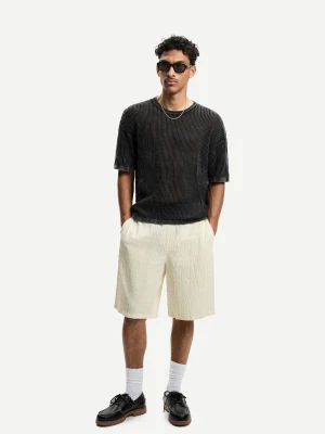 Bershka Bermudy Jogger Z Fakturą Mężczyzna Biały Złamany