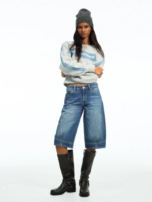 Bershka Bermudy Jort Z Denimu, Zdobienie: Szwy, Talia, Odzież Na Zmianę Kobieta Wyblakły Niebieski