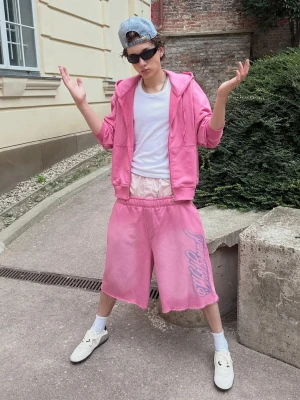 Bershka Bermudy Jort Z Dzianiny Dresowej Mężczyzna Różowy