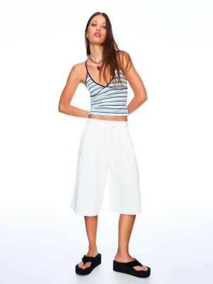 Bershka Bermudy Jorts Z Gumką W Pasie Kobieta Biały Złamany