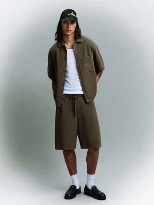 Bershka Bermudy Skater Z Gofrem Mężczyzna Khaki