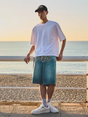 Bershka Bermudy Z Denimu Z Haftem Mężczyzna Wyblakły Niebieski